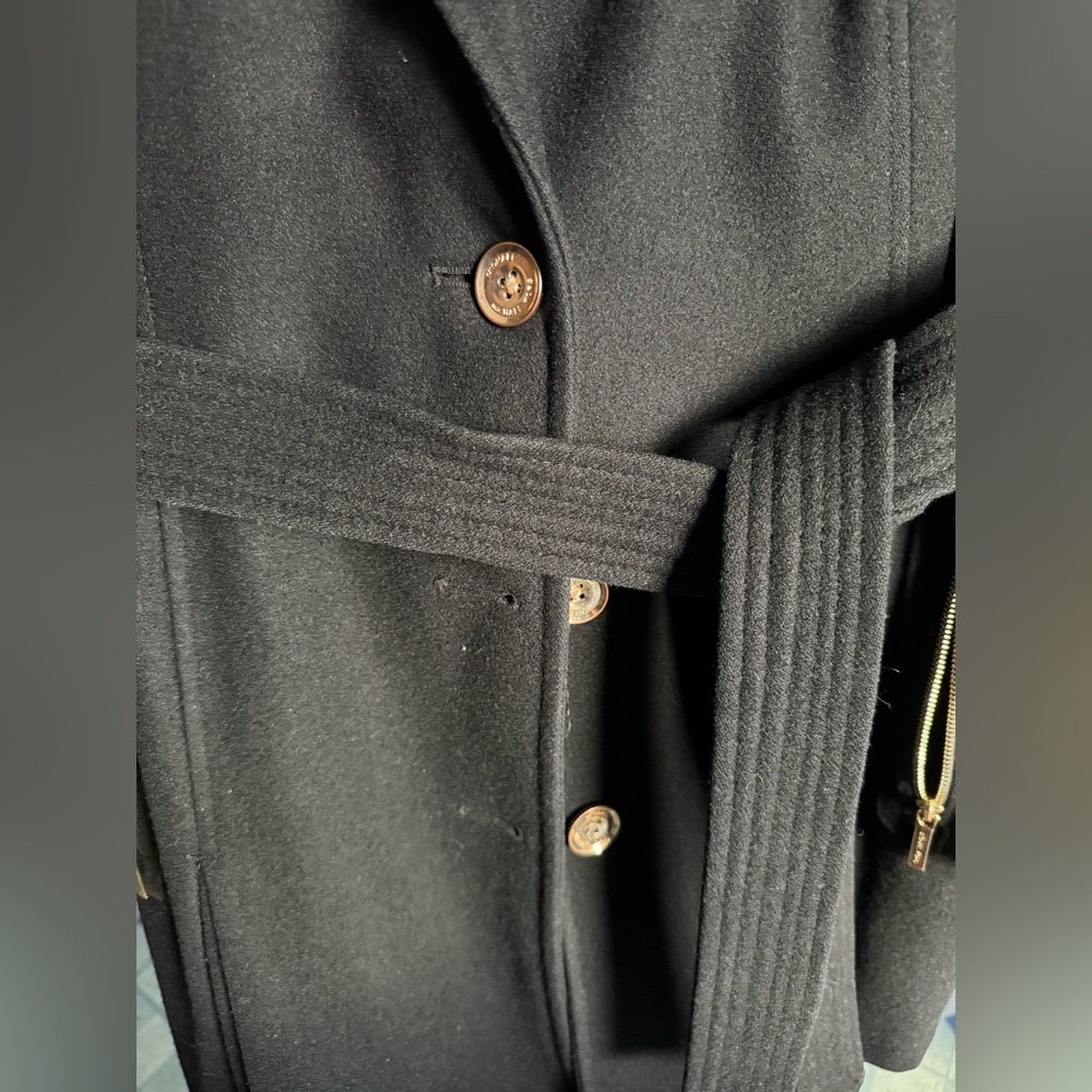 Coat - Picture 10 of 11